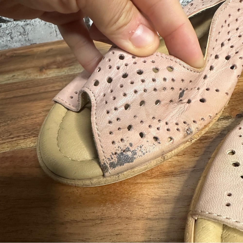 EUC Spring Step Women's Pink Perforated Wedges Size 11 US / 42 UK - Picture 2 of 14